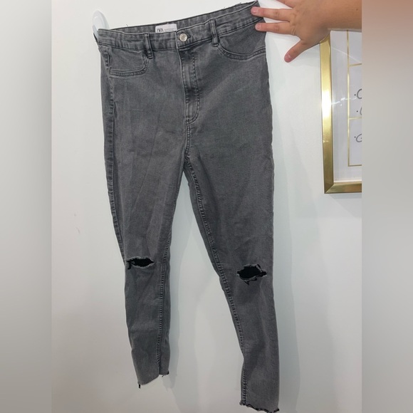 Zara High Waisted Skinny Deconstructed Grey Jeans - Picture 4 of 6